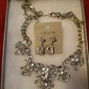 Laura Necklace and Earrings Set